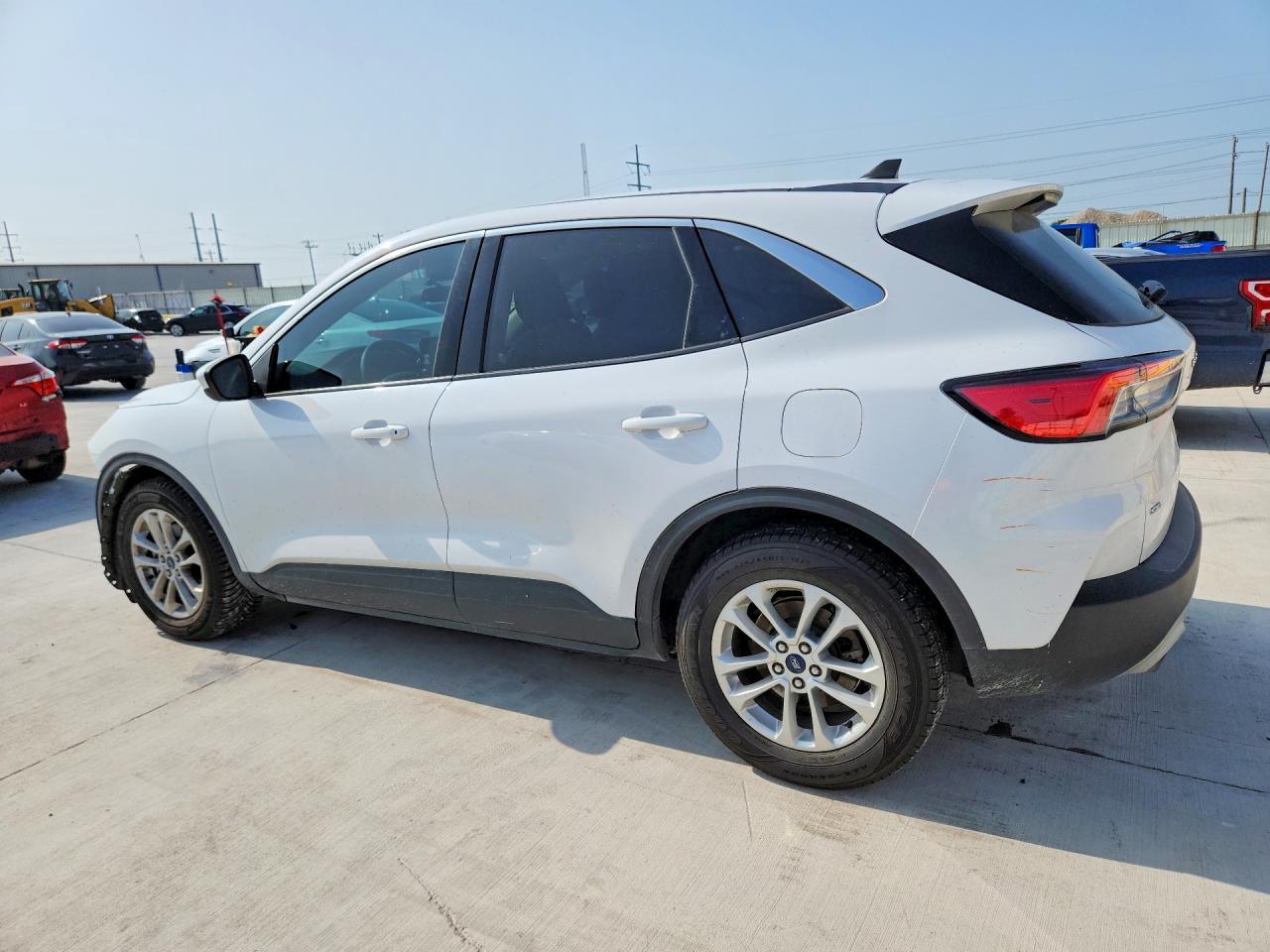 2020 Ford Escape Se - Фото 2