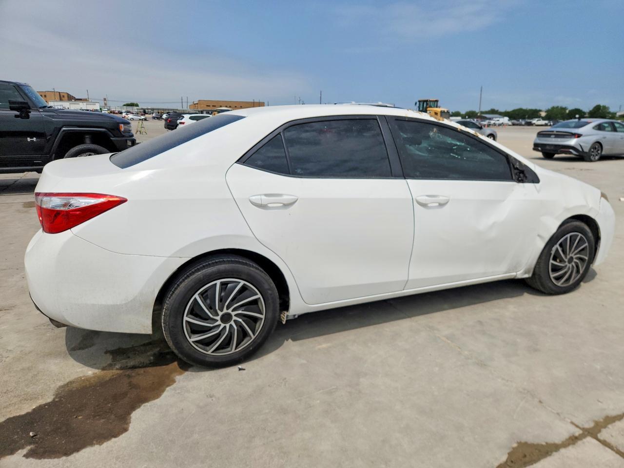 2016 Toyota Corolla Le - Image 3