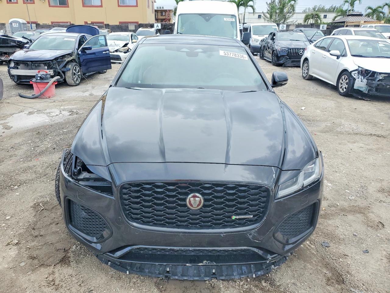 2022 Jaguar Xf R-Dynamic Se - Image 5