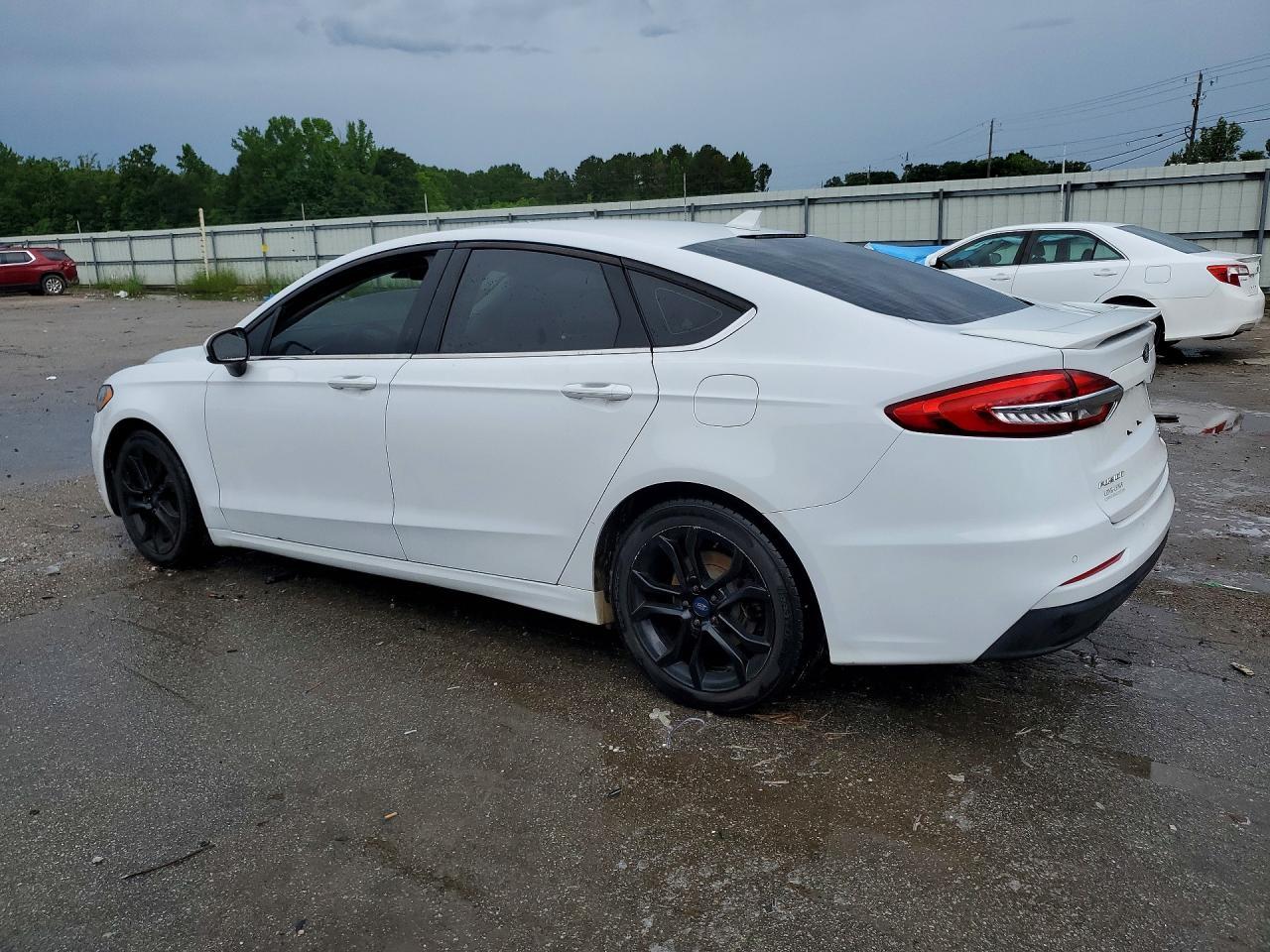 2020 Ford Fusion Se - Image 2