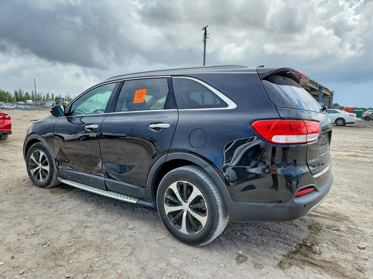 2016 Kia Sorento Ex - Image 2