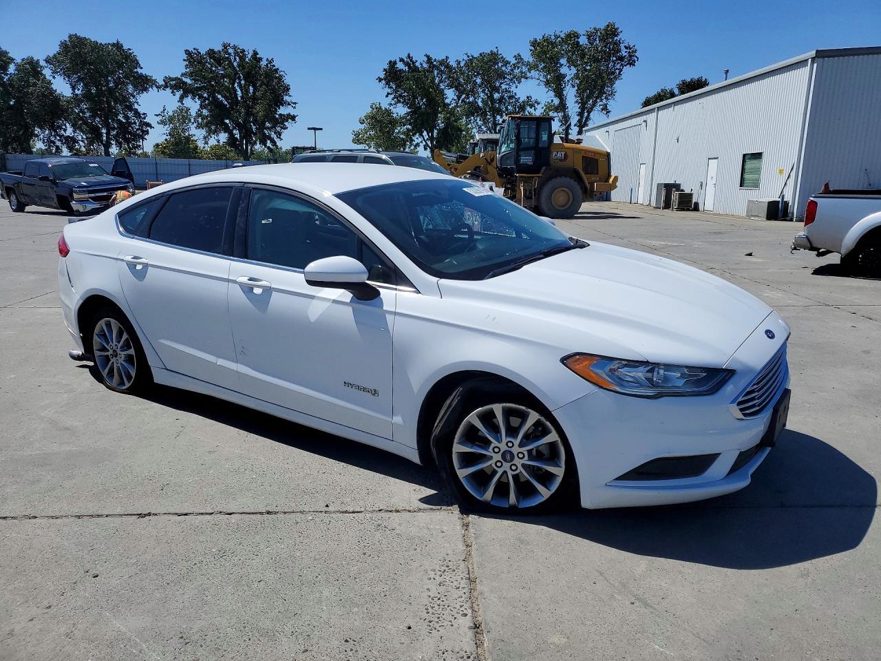2017 Ford Fusion S Hybrid - Image 4