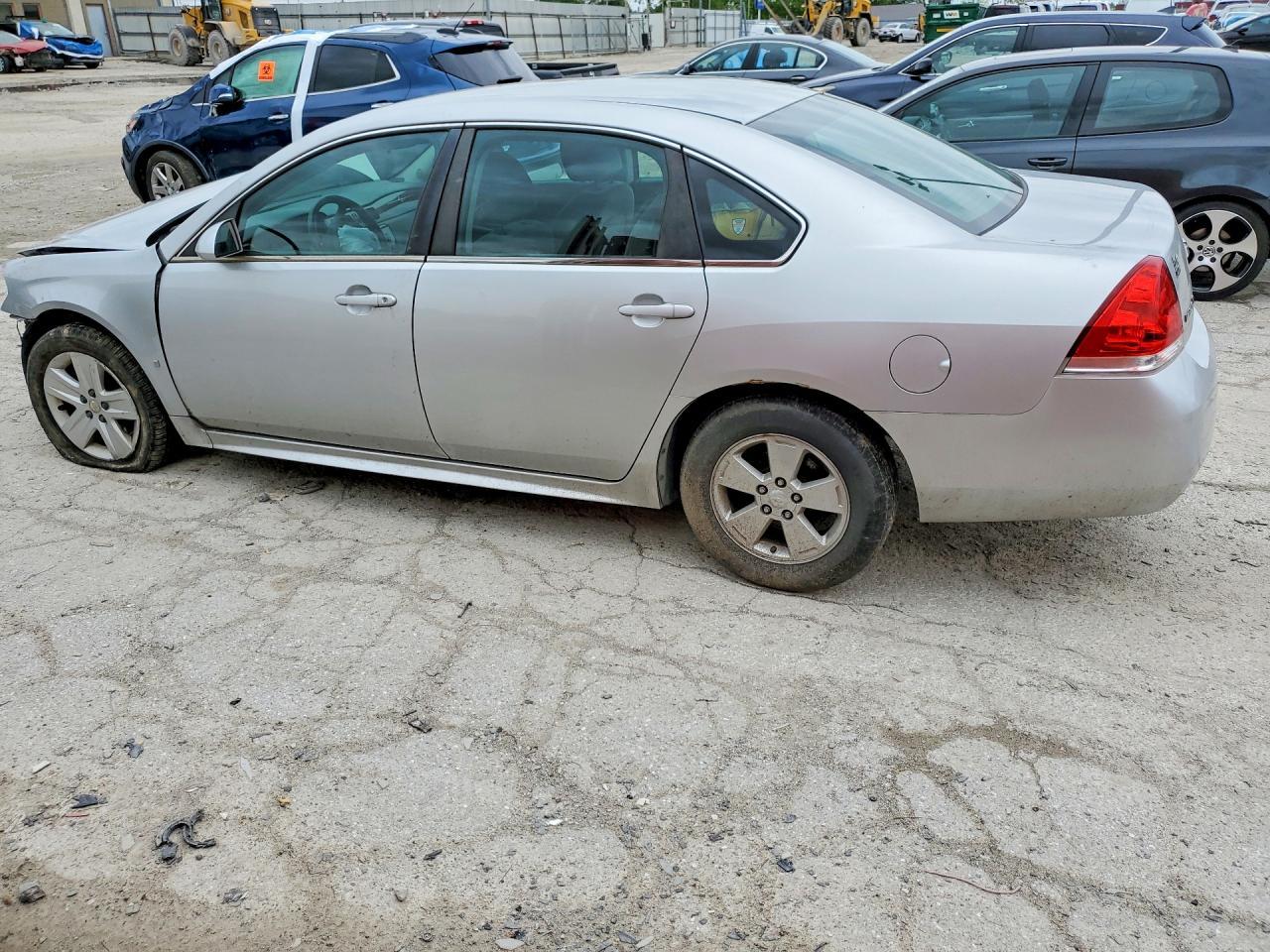 2010 Chevrolet Impala Lt - Image 2