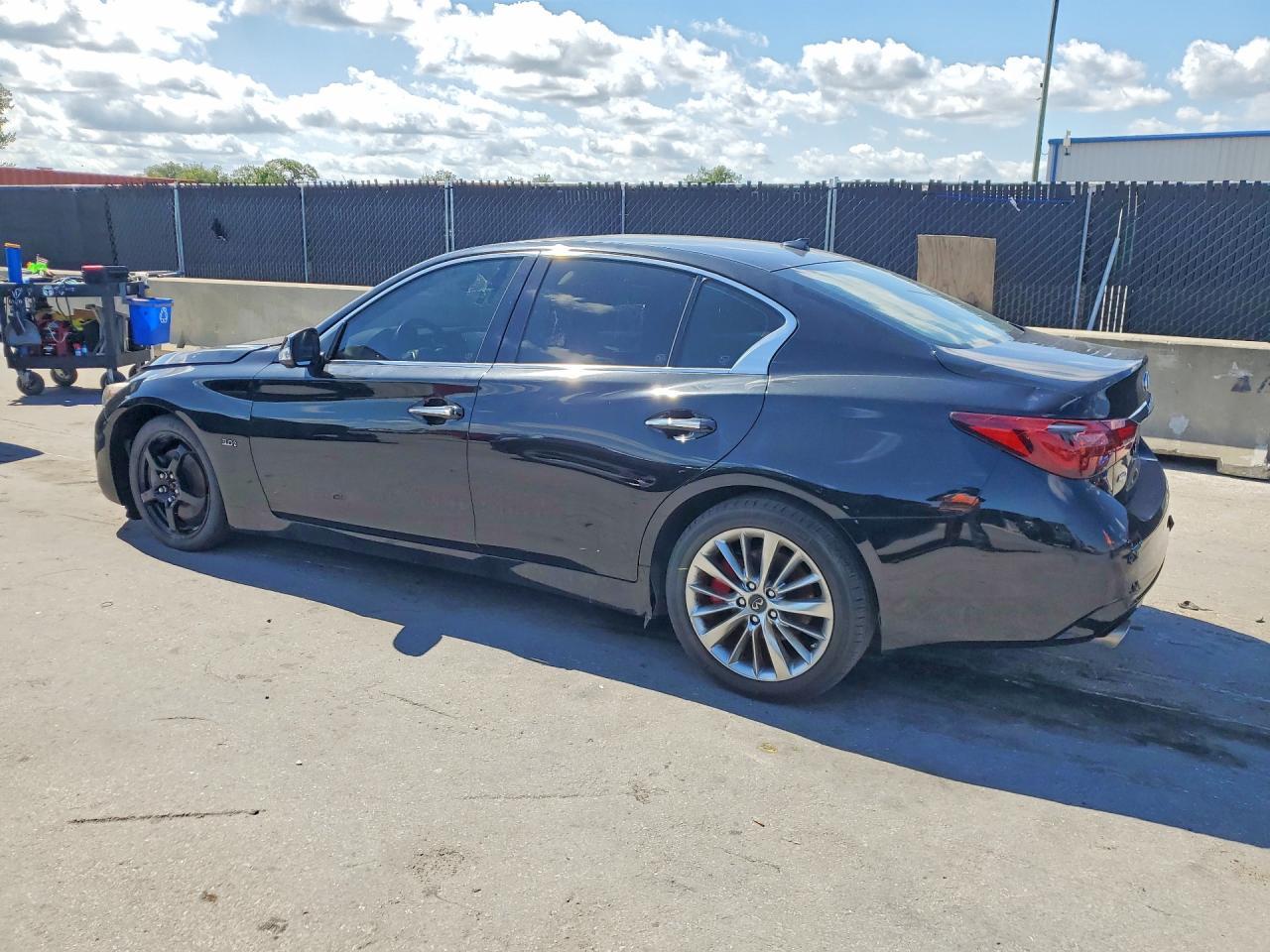 2018 Infiniti Q50 3.0T Luxe - Фото 2