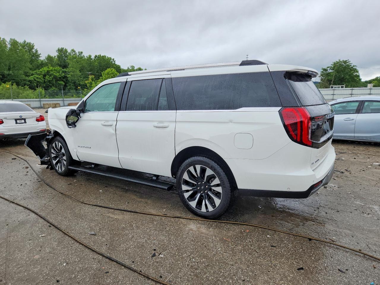 2025 Ford Expedition Max Platinum - Image 2
