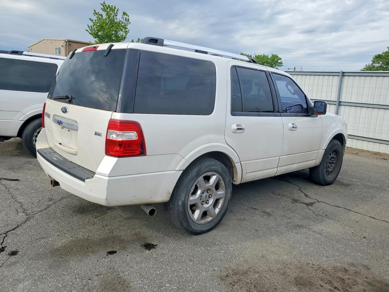 2013 Ford Expedition Limited - Image 3