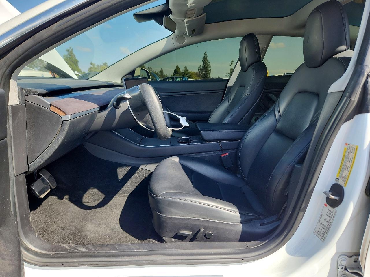 2018 Tesla Model 3 - Image 7