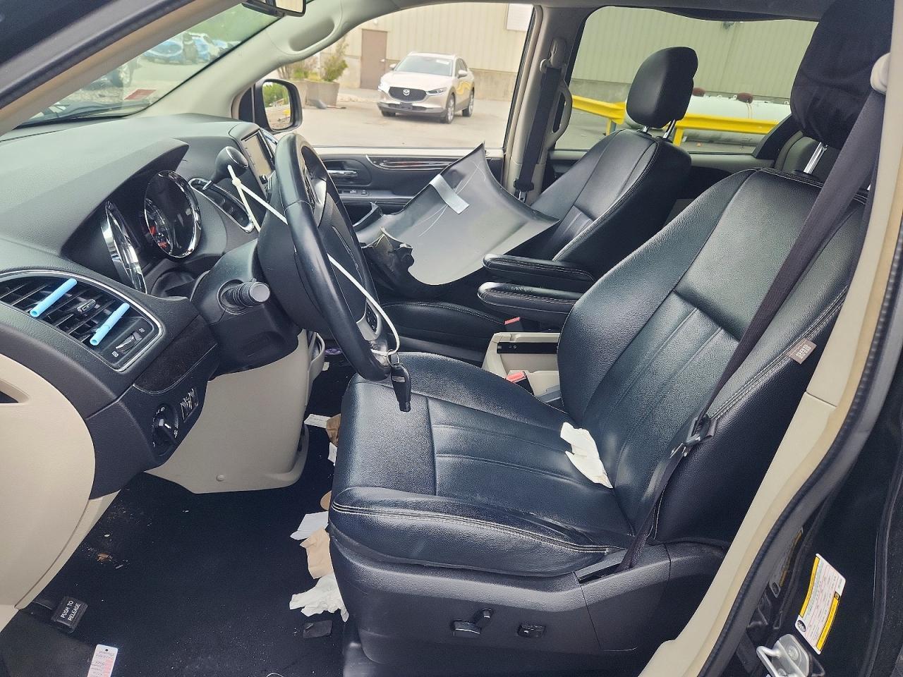 2016 Chrysler Town & Country Touring - Фото 7