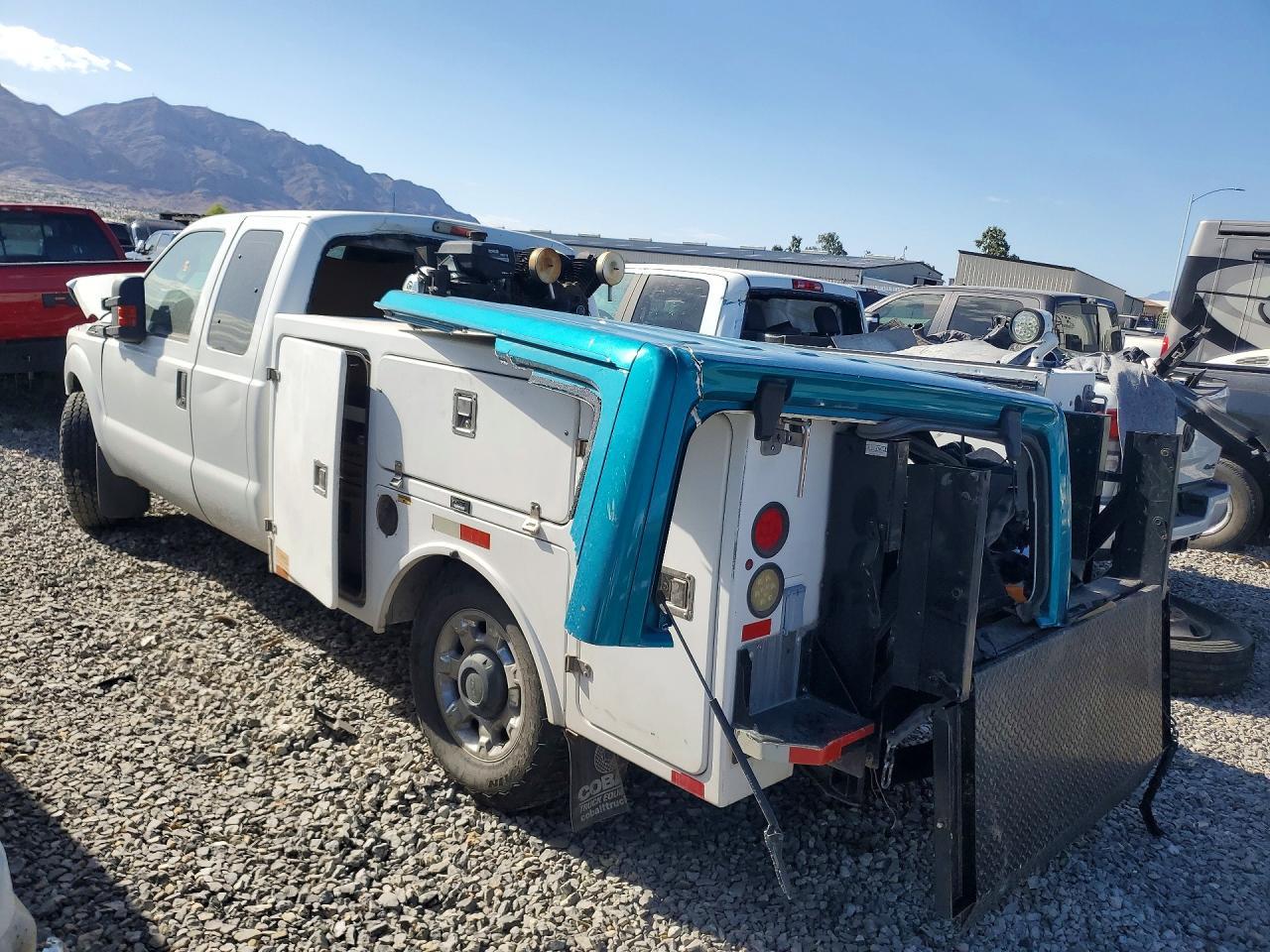 2012 Ford F250 Super Duty Utility / Service Truck - Image 2