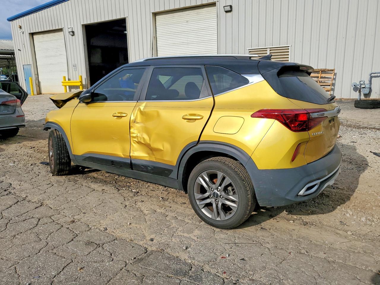 2022 Kia Seltos S - Image 2