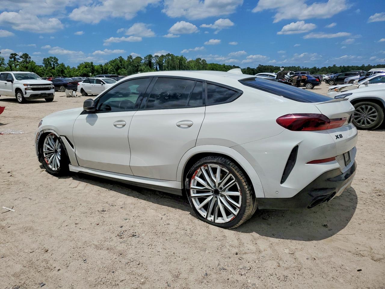 2022 BMW X6 xDrive40I - Image 2