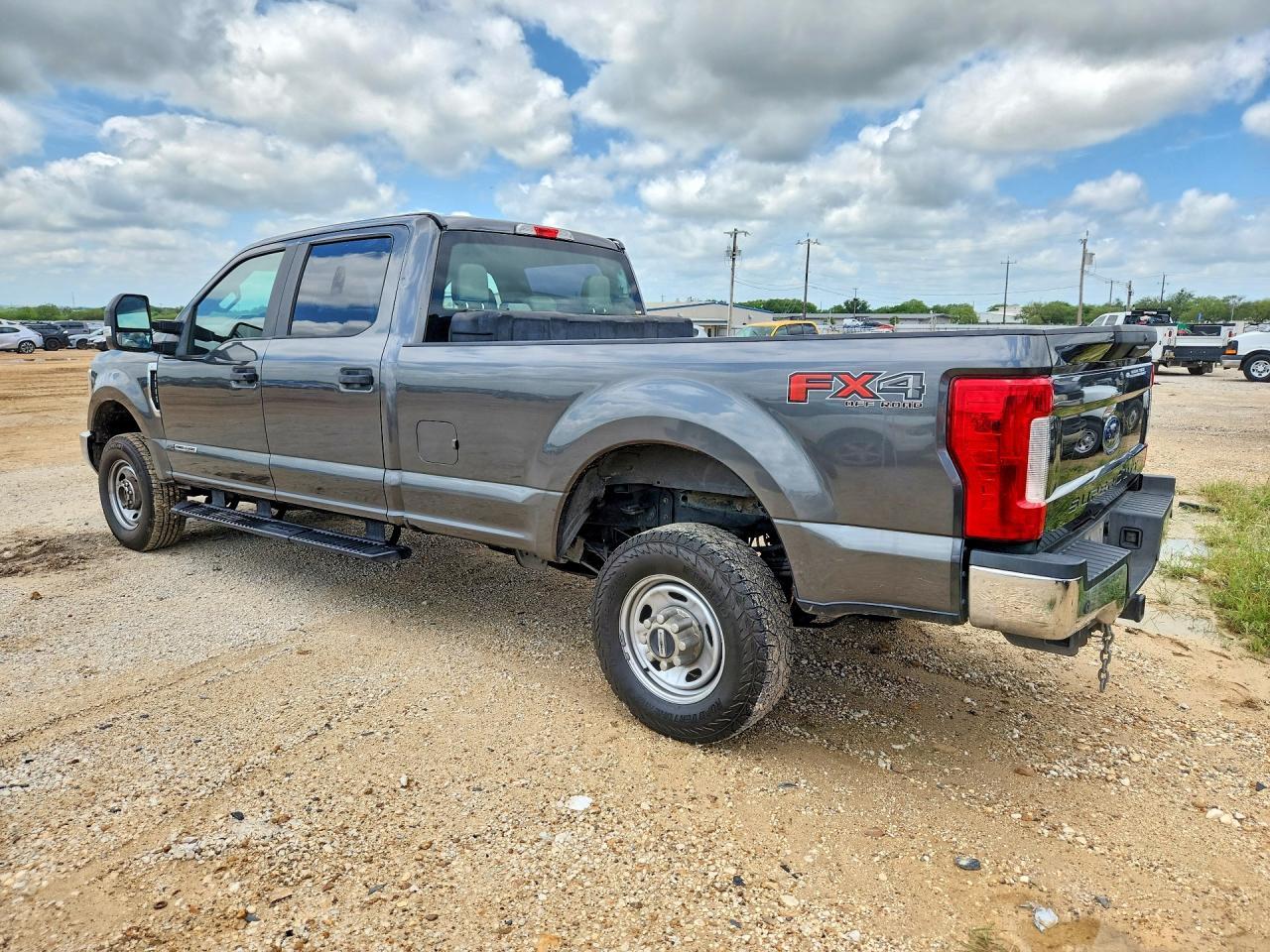 2019 Ford F350 Super Duty - Фото 2