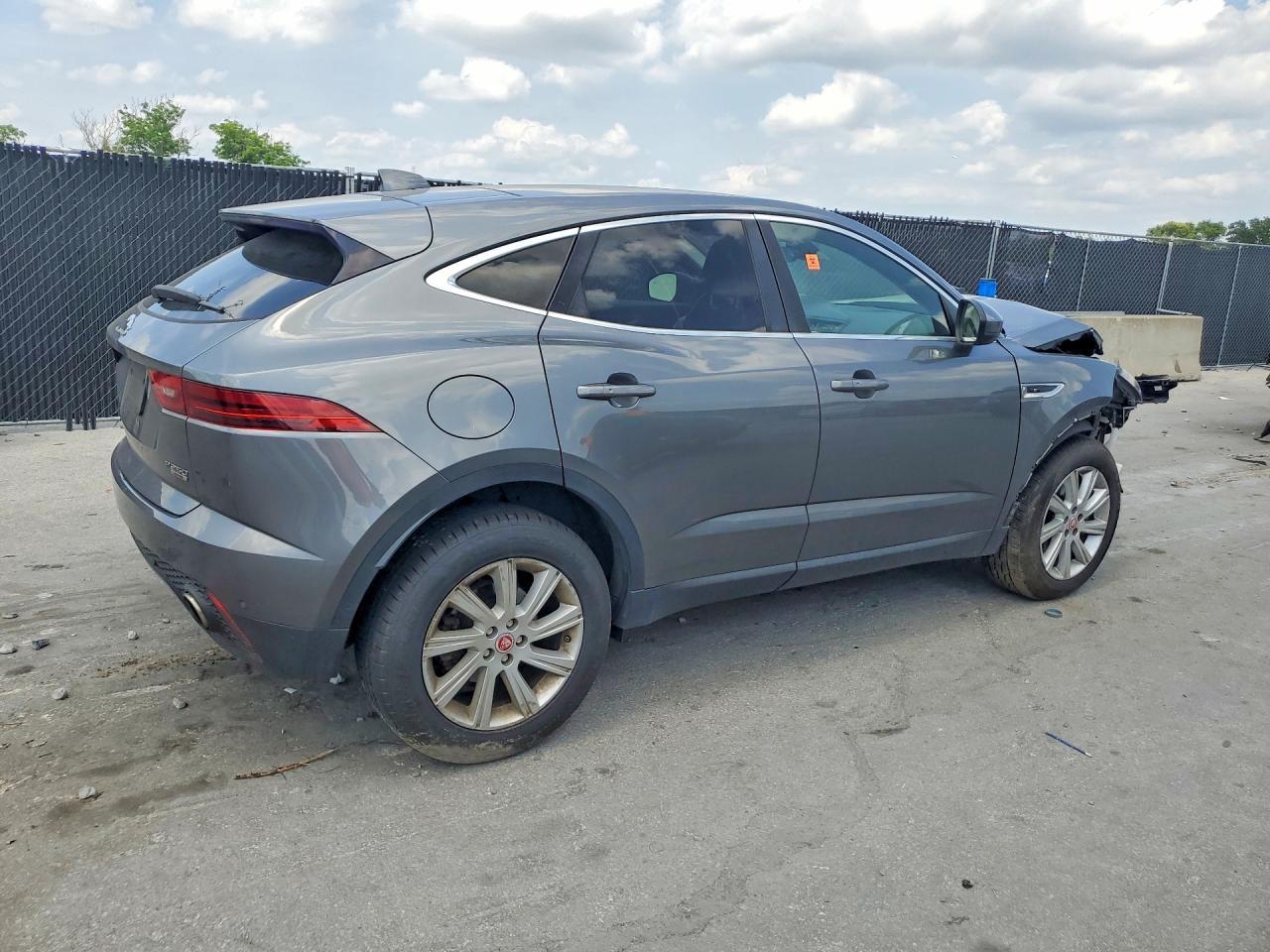 2018 Jaguar E-Pace S - Фото 3