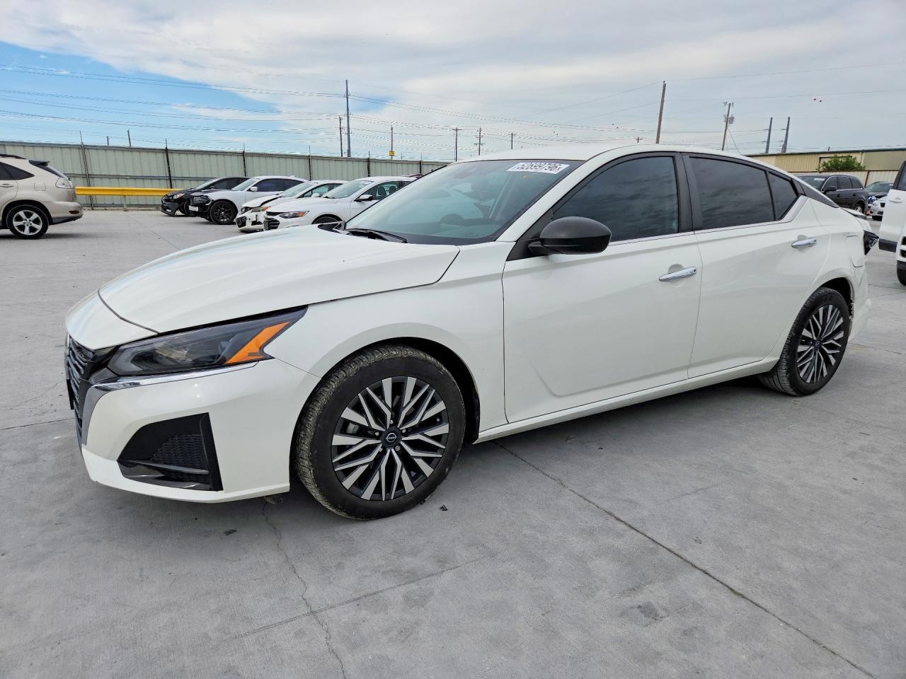2024 Nissan Altima Sv