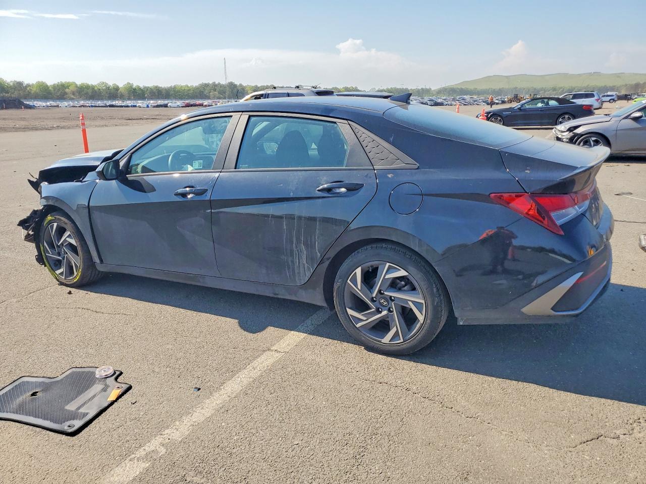 2025 Hyundai Elantra Sel Sport - Фото 2