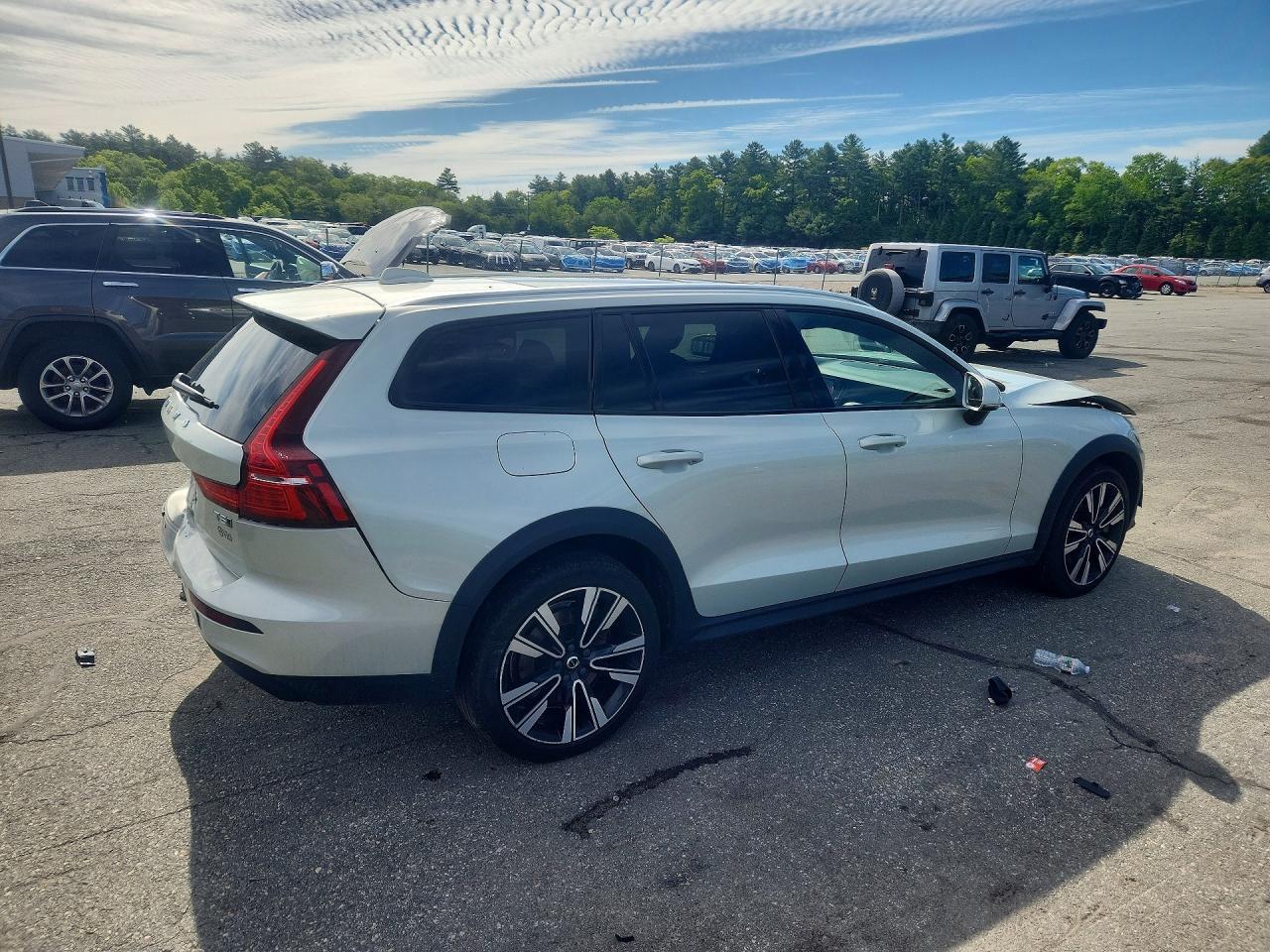 2020 Volvo V60 Cross Country T5 Momentum - Фото 3