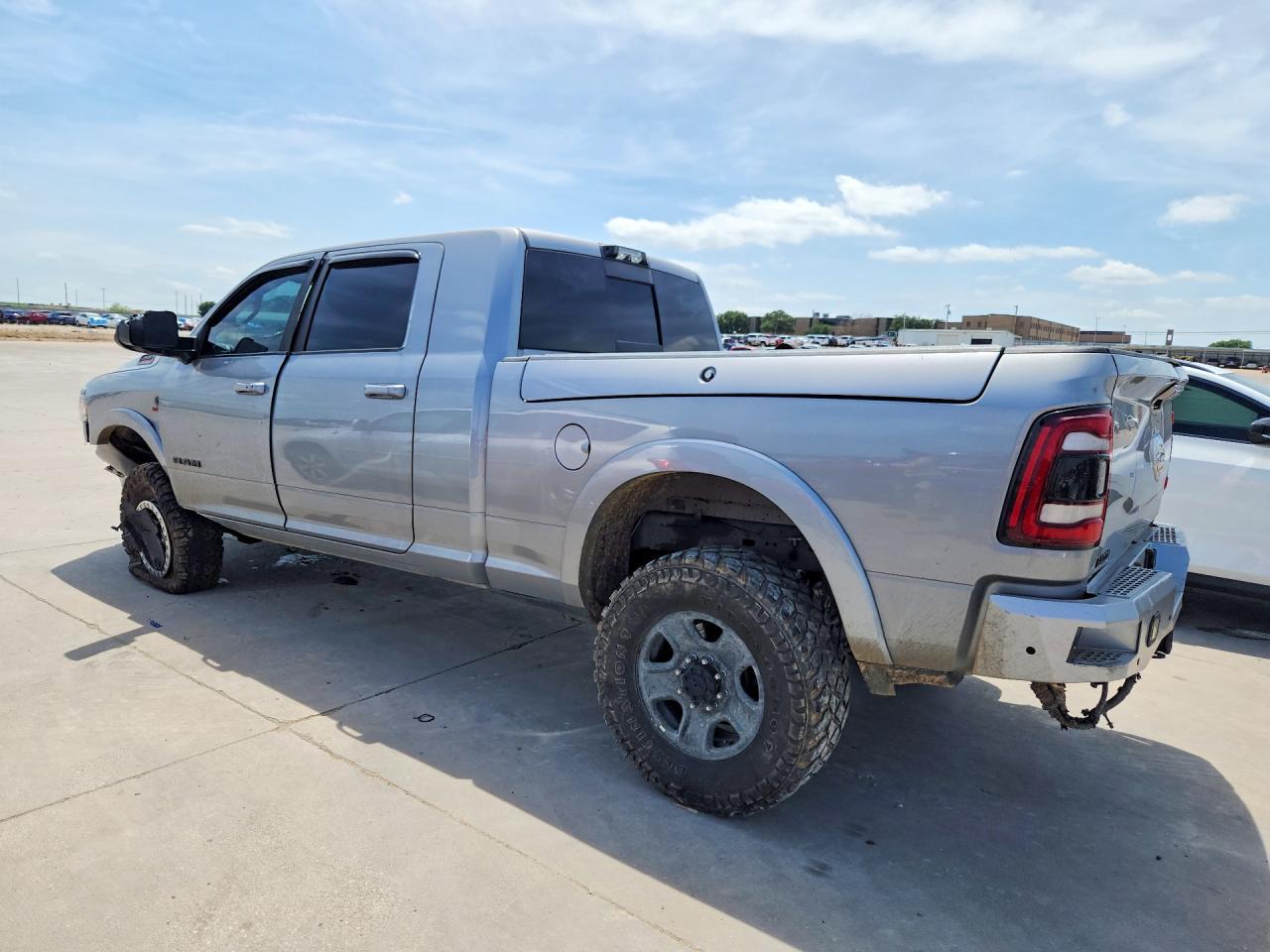 2022 Ram 2500 Laramie - Фото 2