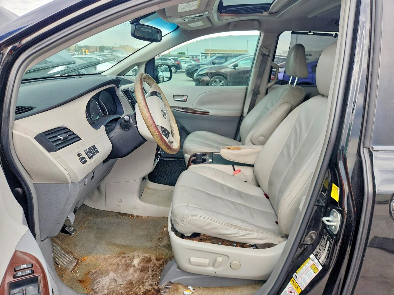 2011 Toyota Sienna Xle 8-Passenger - Фото 7