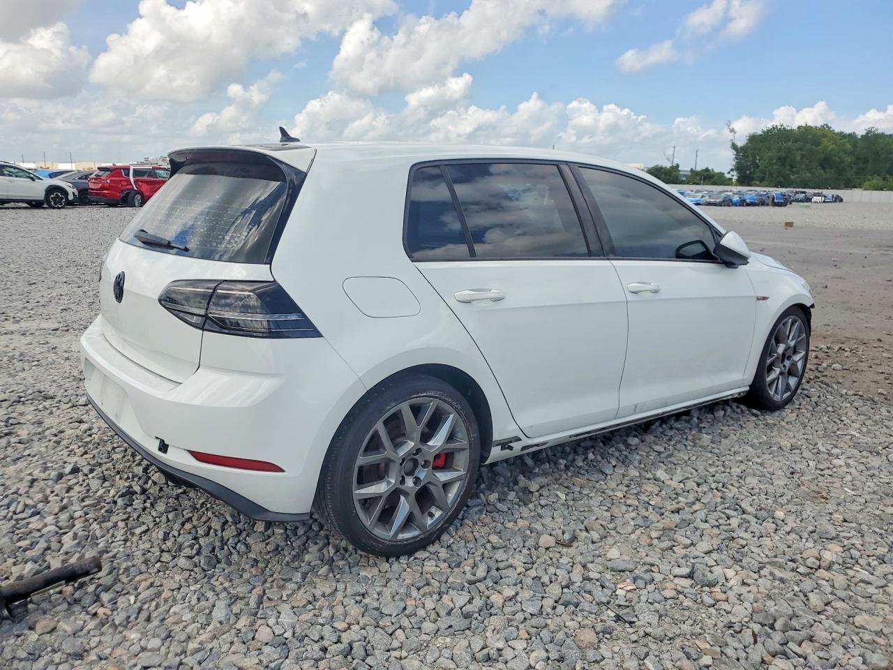 2019 Volkswagen Gti S - Image 3