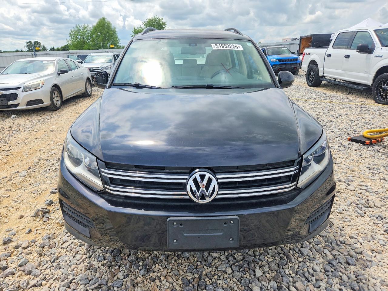 2016 Volkswagen Tiguan S - Фото 5