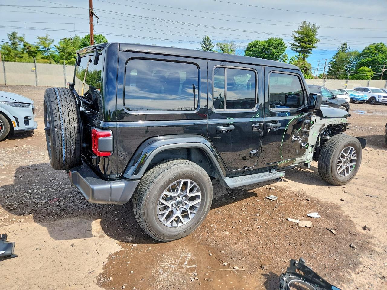 2025 Jeep Wrangler Sahara - Фото 3