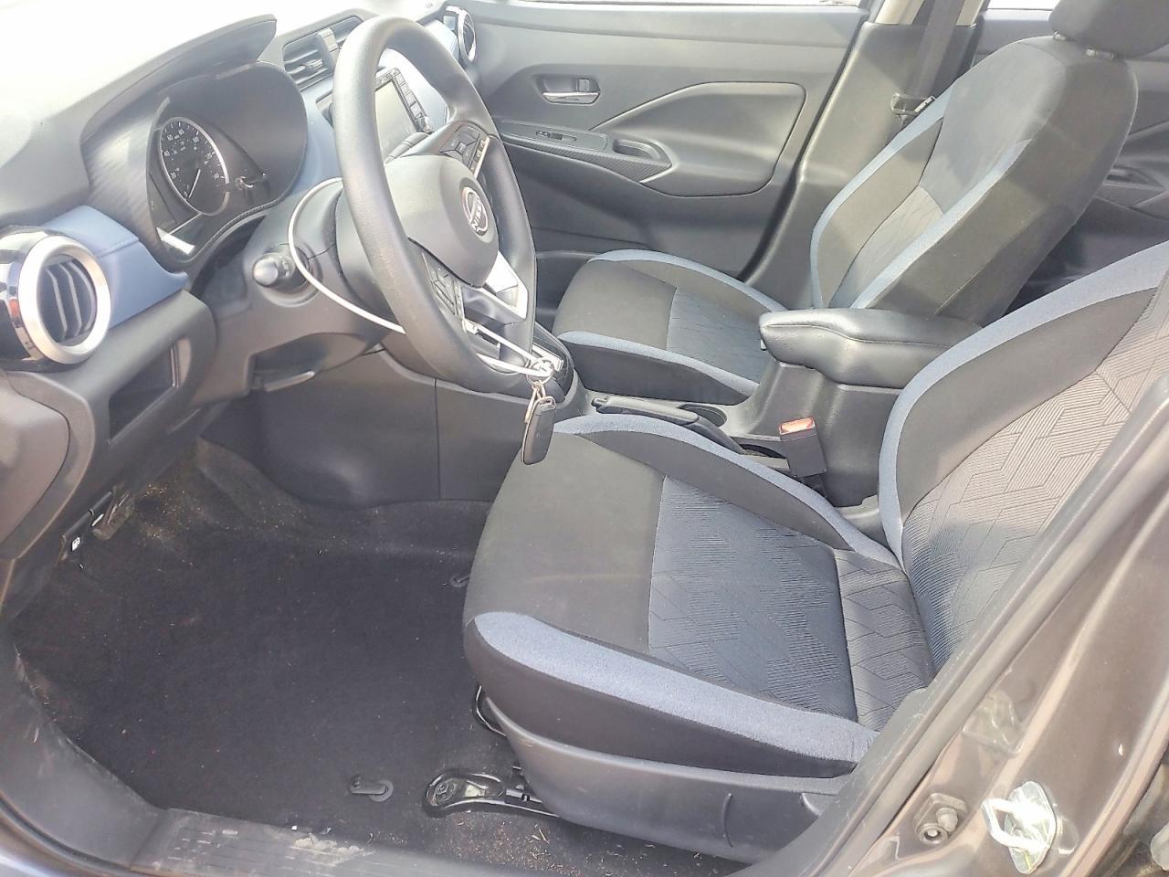 2025 Nissan Versa Sv - Image 7
