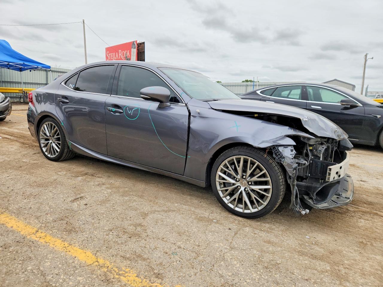 2016 Lexus Is 200T - Фото 4
