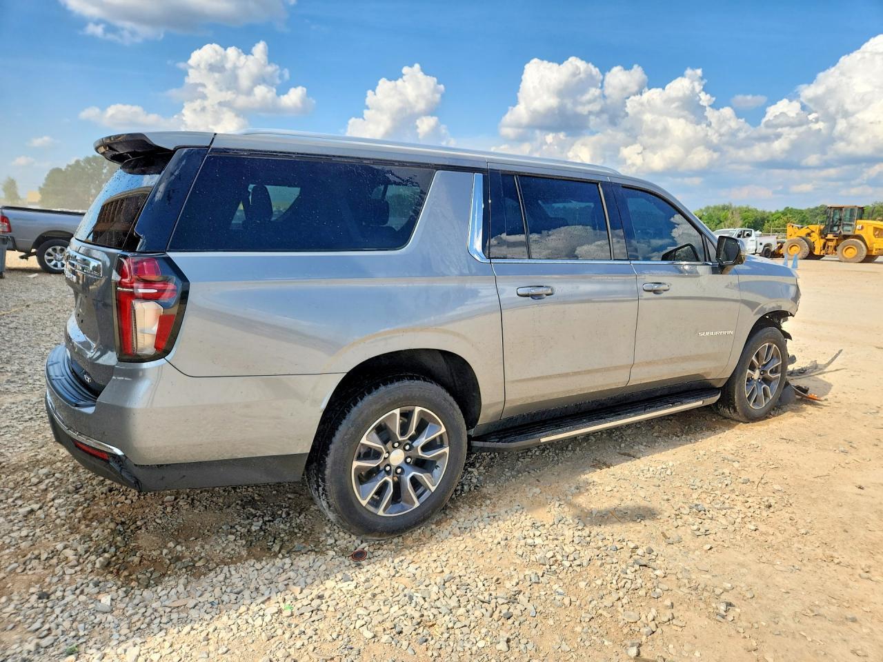 2023 Chevrolet Suburban C1500 Lt - Image 3