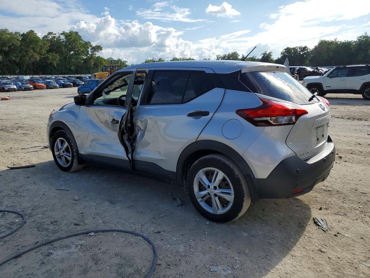 2020 Nissan Kicks S - Фото 2