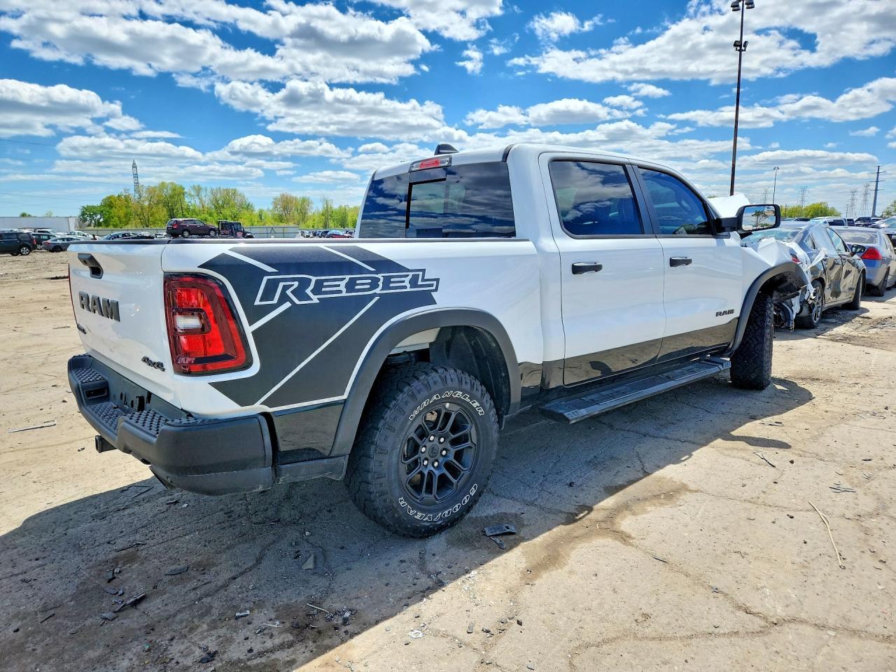 2026 Ram 1500 Rebel - Фото 3