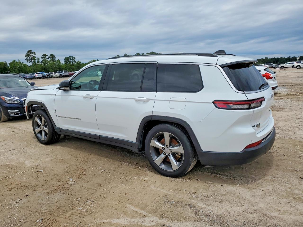 2022 Jeep Grand Cherokee L Limited - Image 2