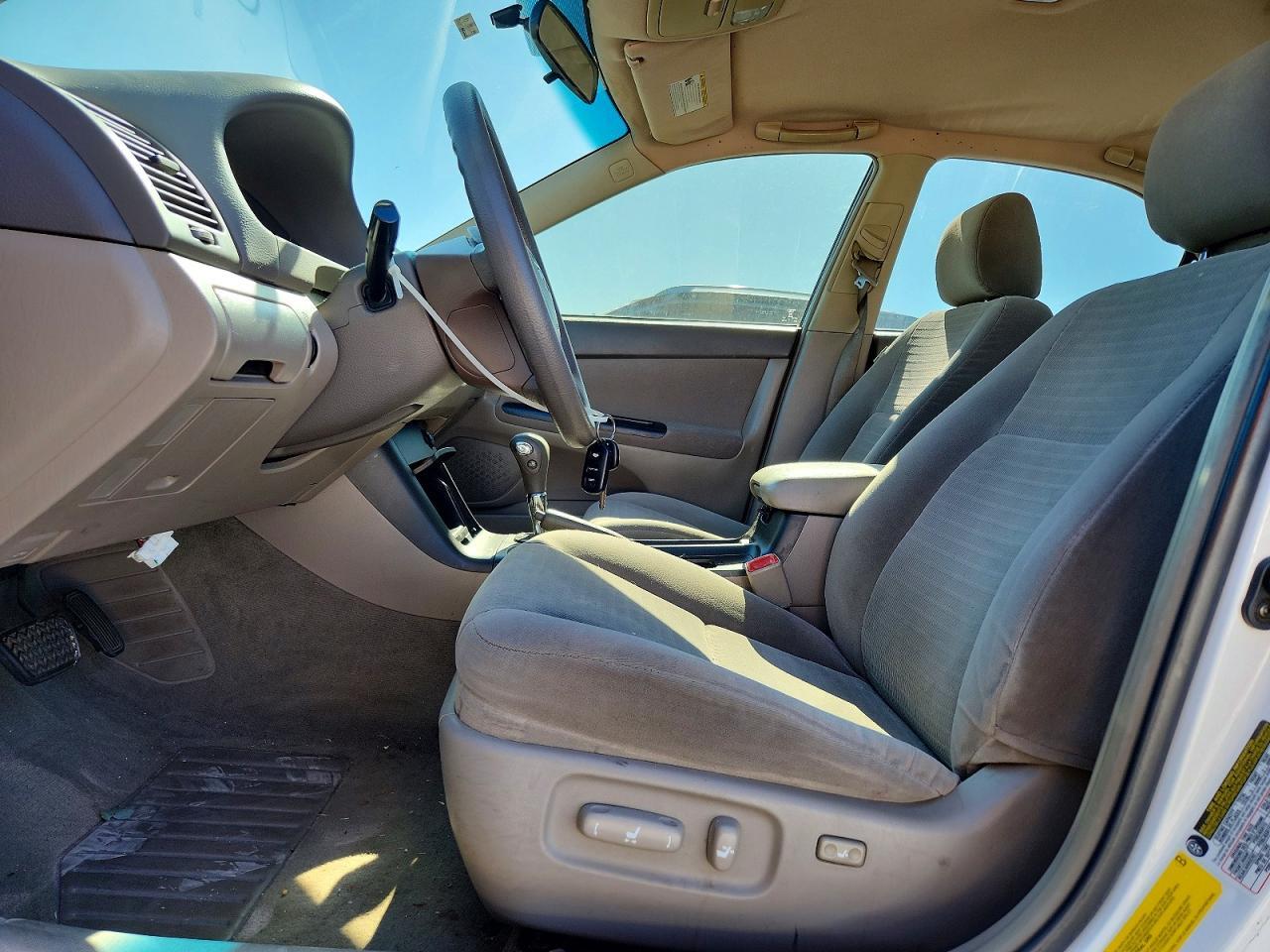 2006 Toyota Camry Le V6 - Image 7