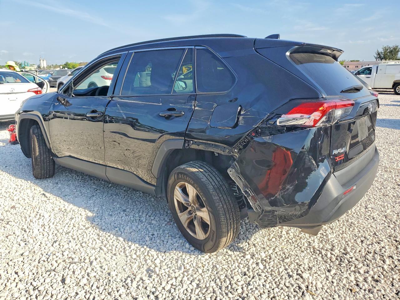 2021 Toyota Rav4 Xle - Фото 2