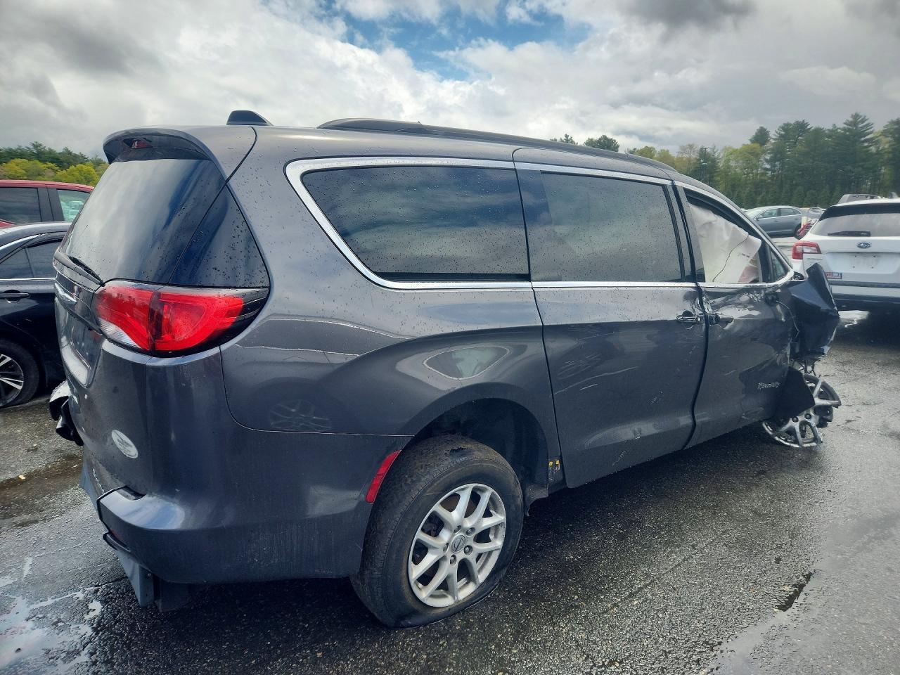 2021 Chrysler Voyager Lxi - Фото 3