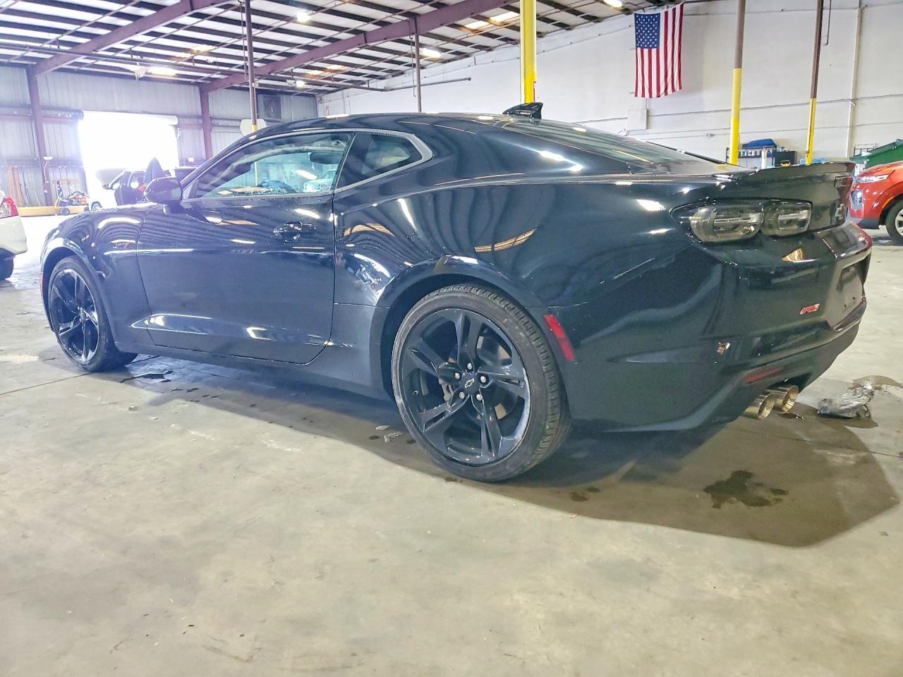 2022 Chevrolet Camaro Lt1 - Фото 2