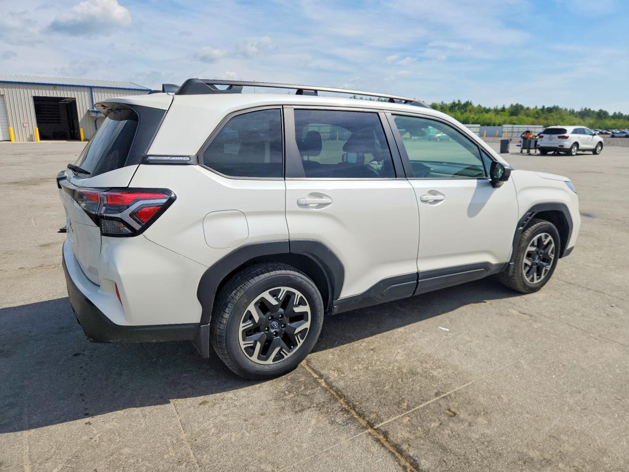 2025 Subaru Forester Premium - Фото 3