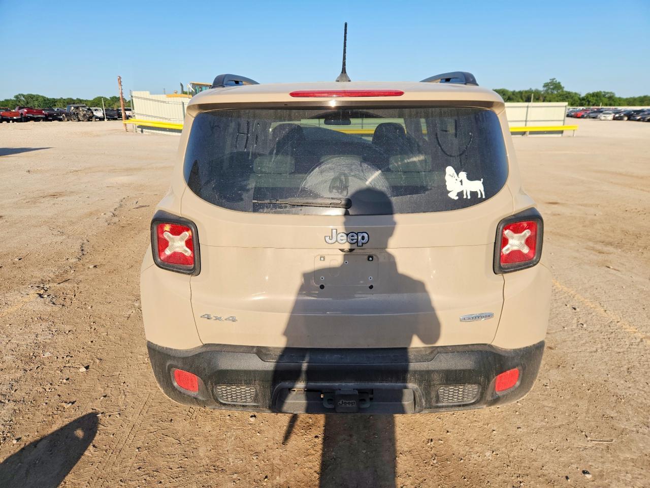 2015 Jeep Renegade Latitude - Image 6