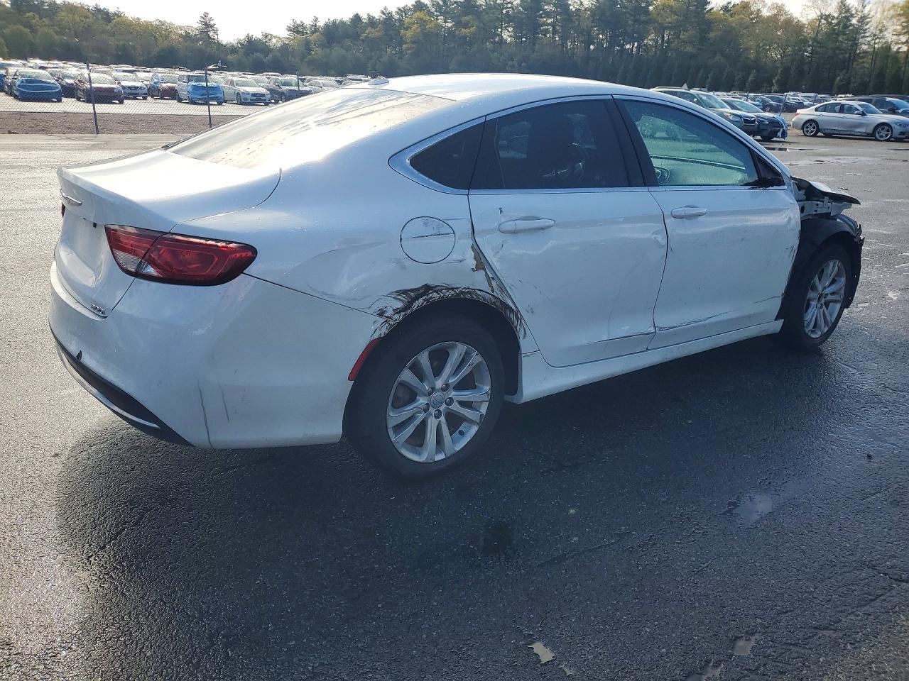 2015 Chrysler 200 Limited - Фото 3