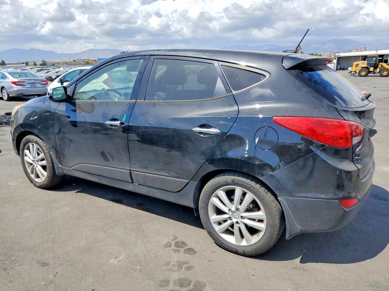 2012 Hyundai Tucson Limited - Image 2