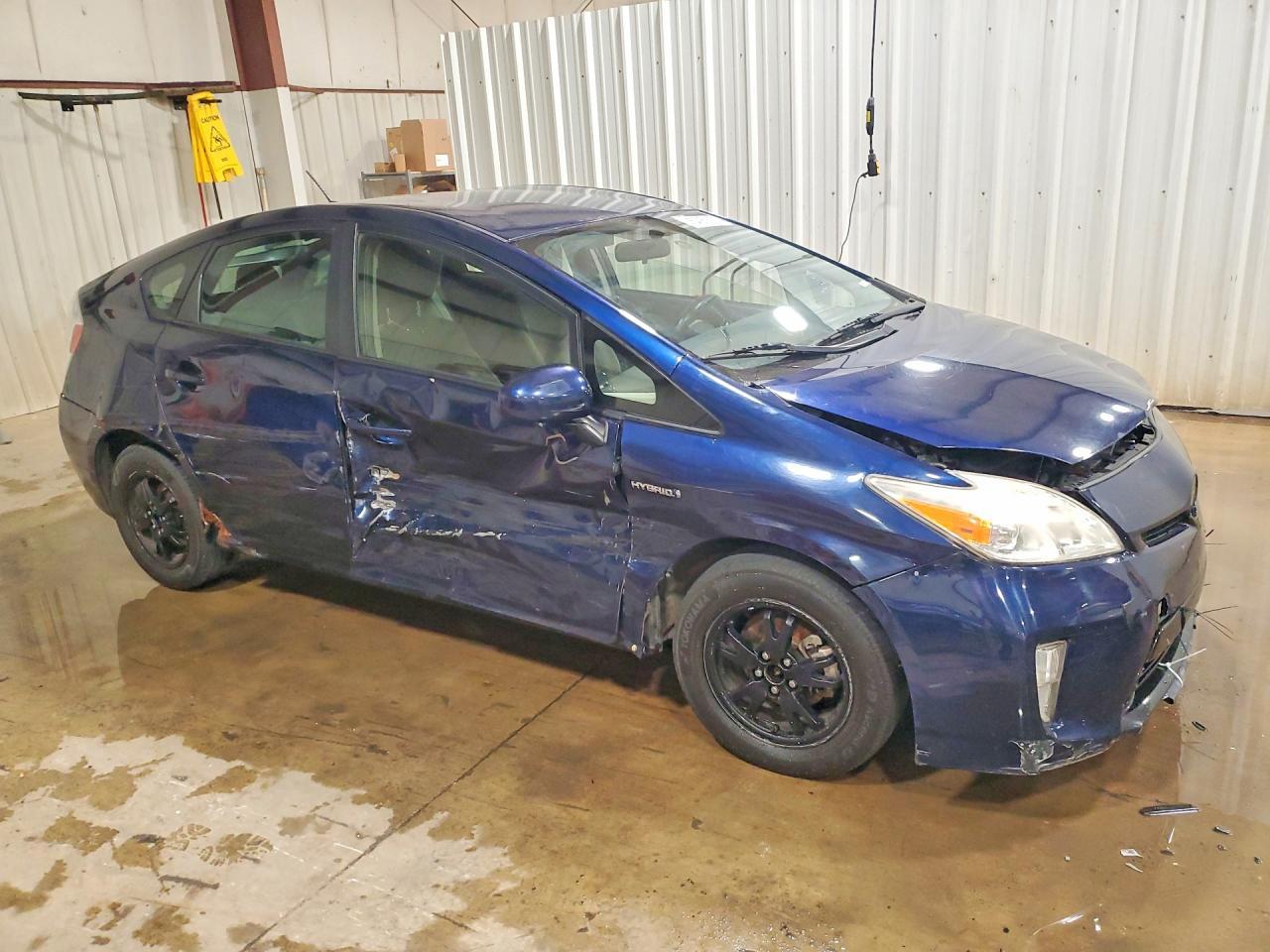 2014 Toyota Prius Two - Image 4