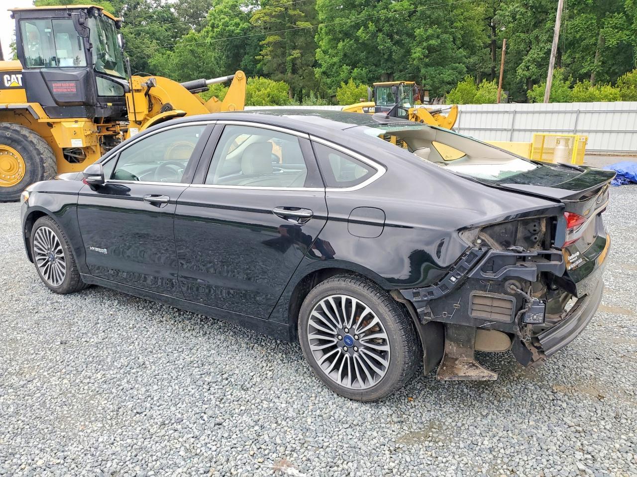 2018 Ford Fusion Titanium - Image 2