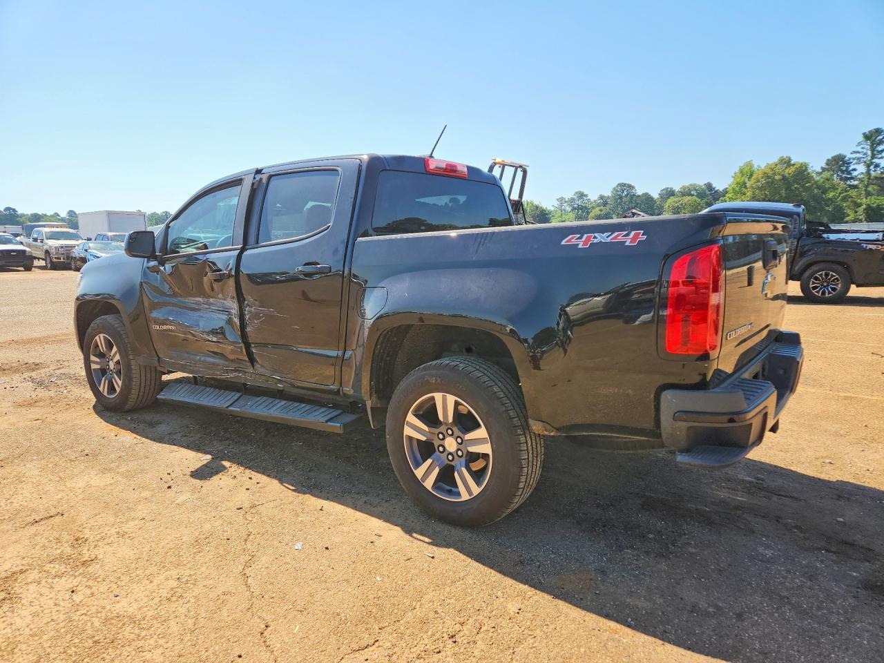 2017 Chevrolet Colorado - Image 2