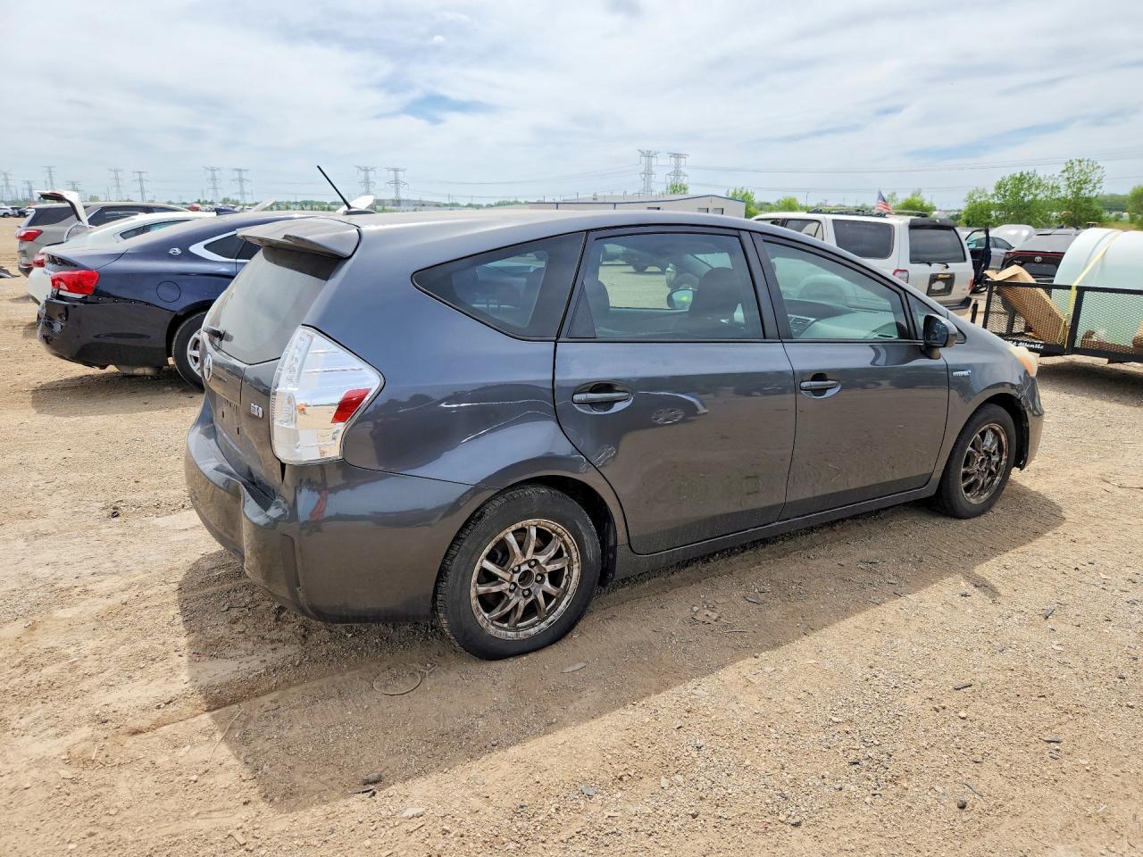 2013 Toyota Prius V Three - Image 3