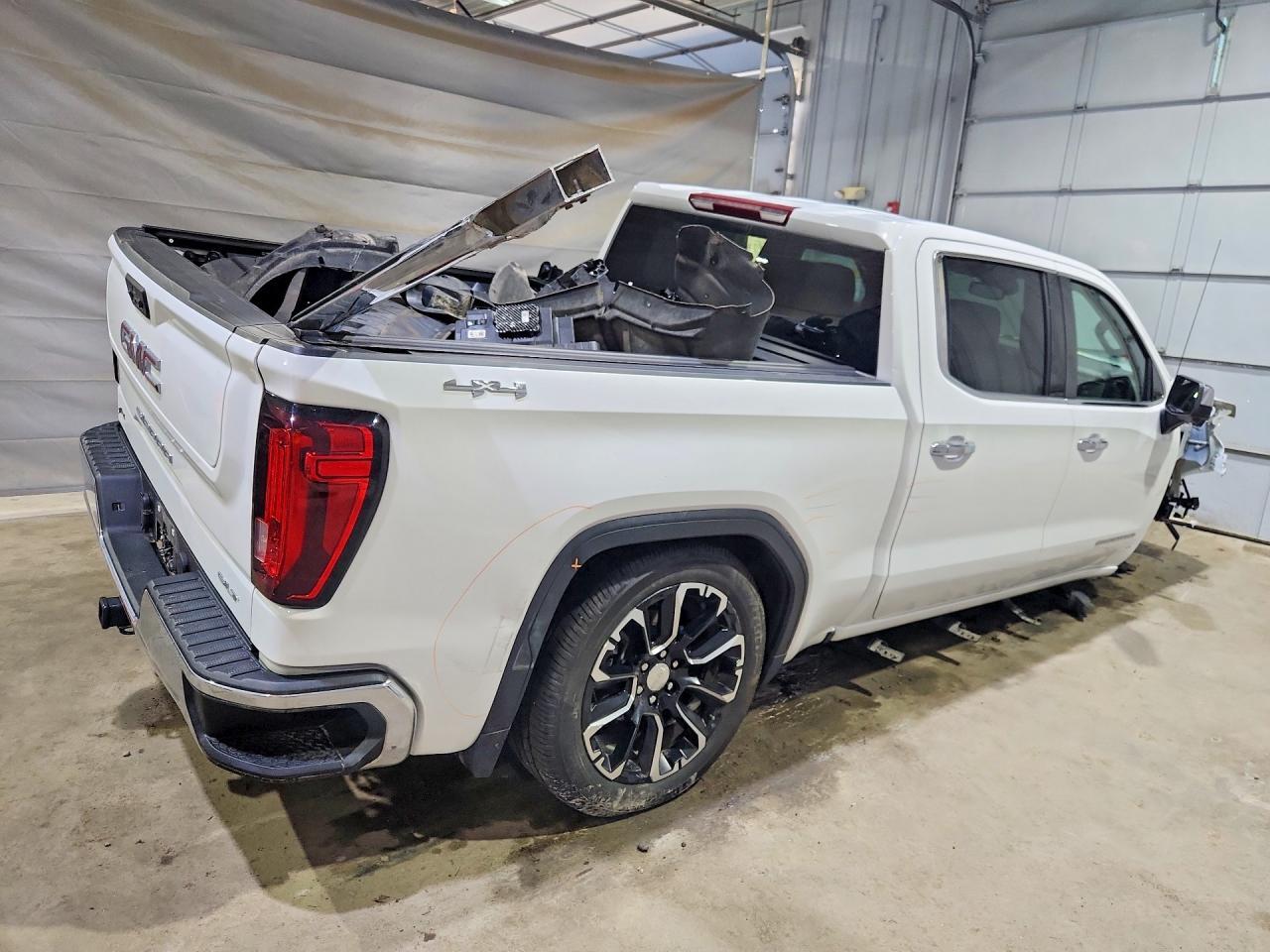 2025 GMC Sierra K1500 Slt - Image 3
