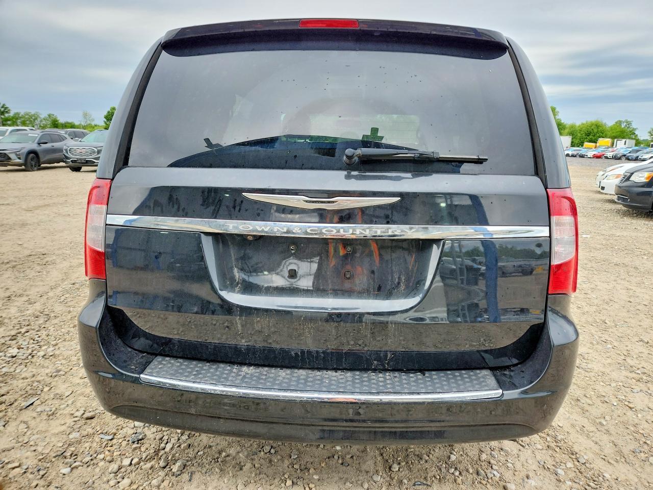2013 Chrysler Town & Country Touring - Image 6