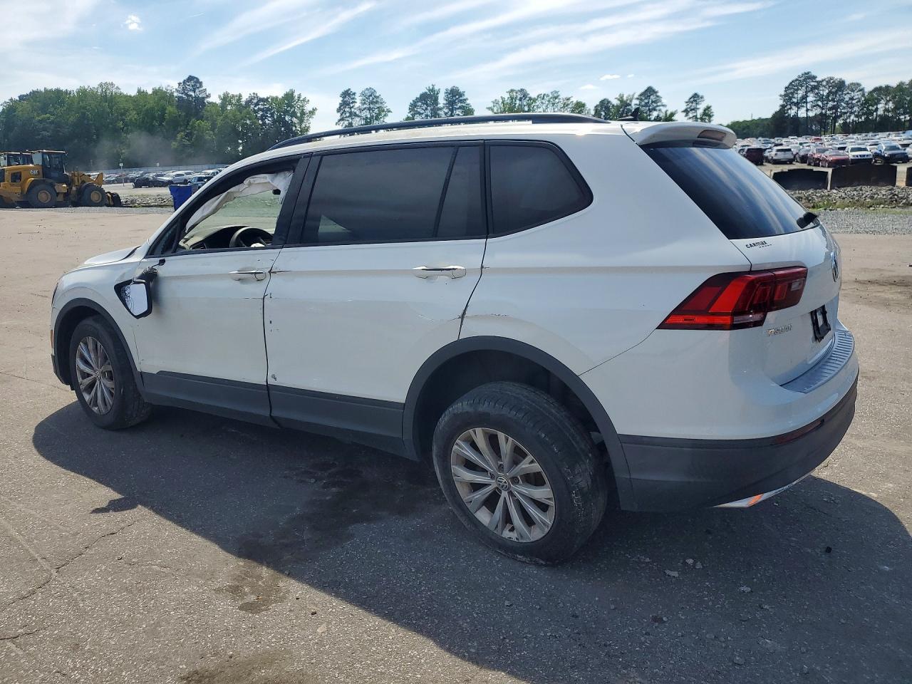 2020 Volkswagen Tiguan S - Фото 2