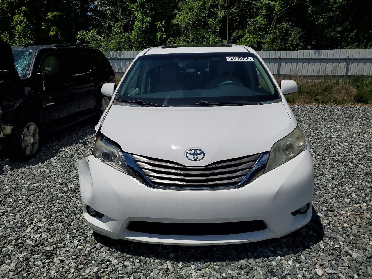 2014 Toyota Sienna Xle 8-Passenger - Фото 5
