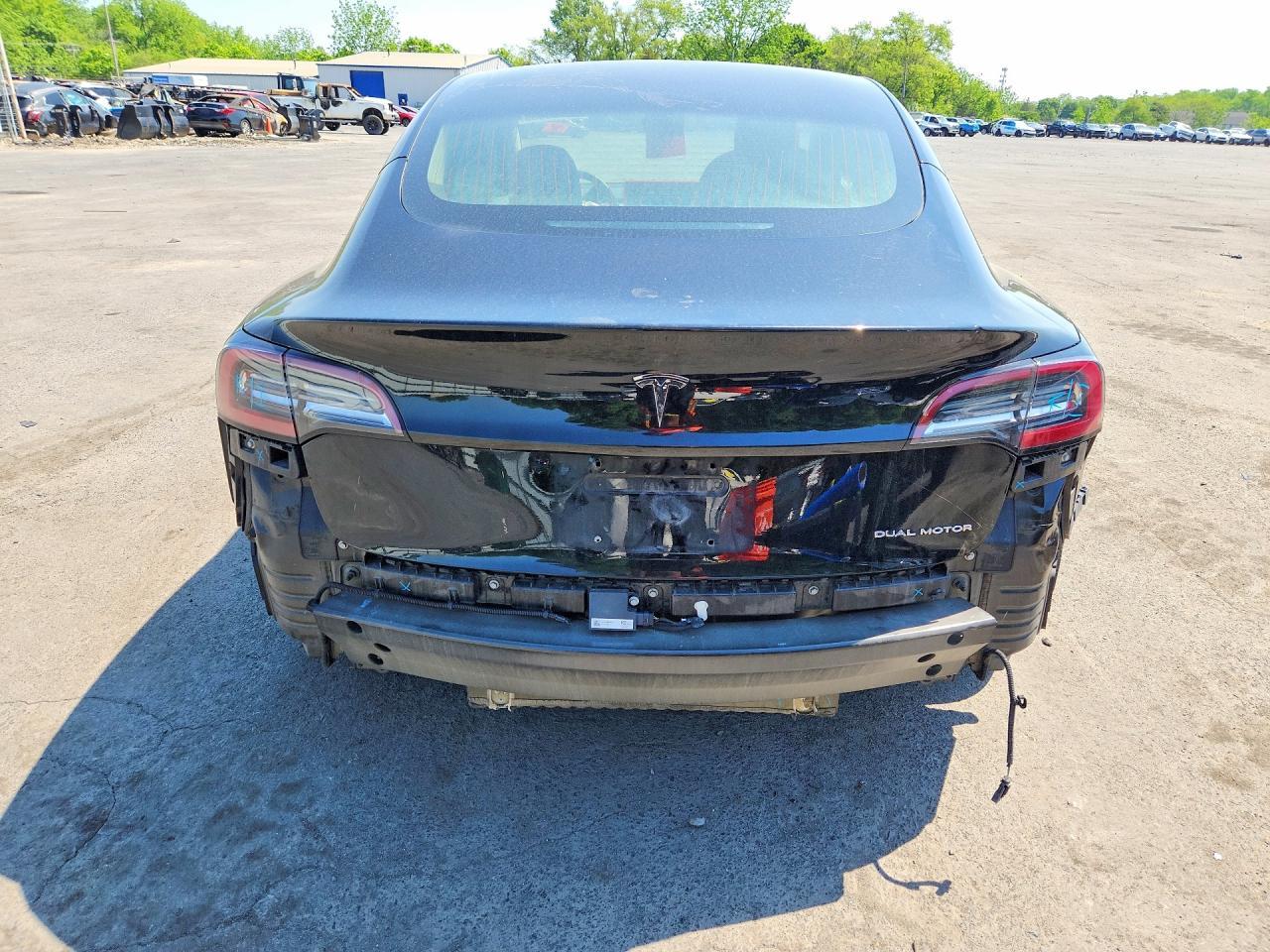 2018 Tesla Model 3 - Фото 6