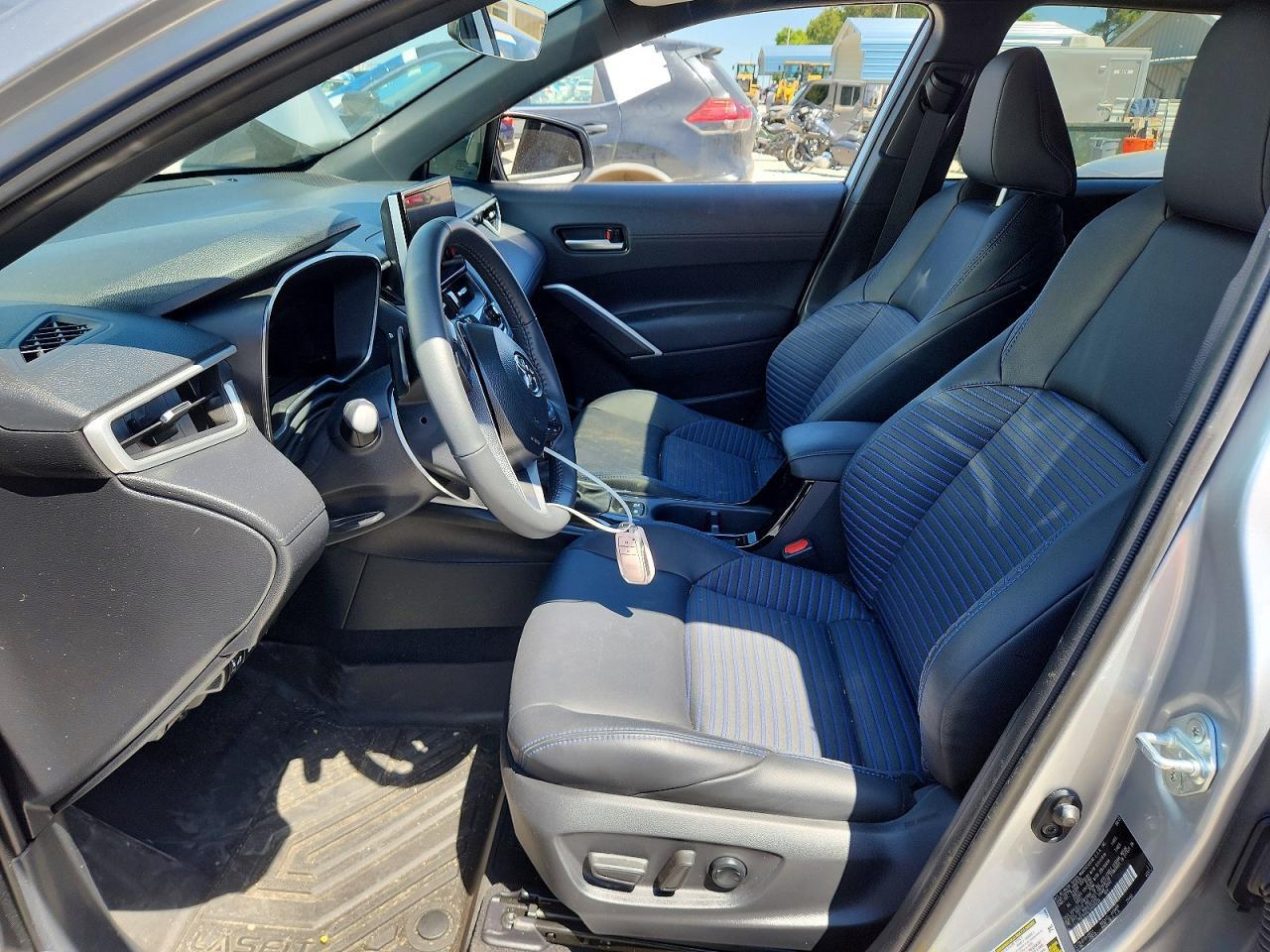 2025 Toyota Corolla Cross Hybrid Xse - Фото 7
