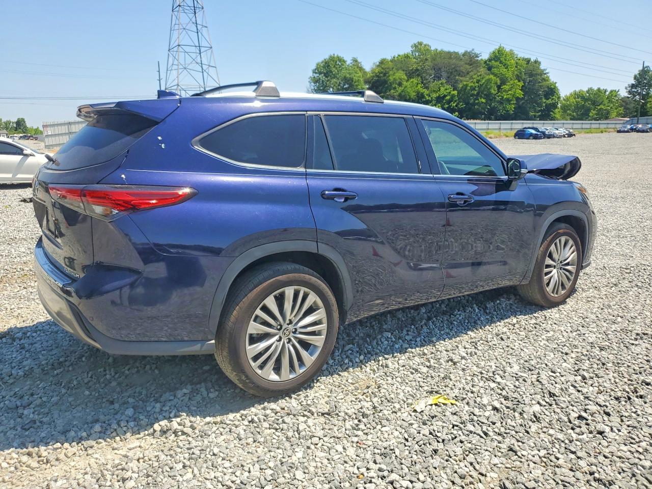 2023 Toyota Highlander Platinum - Фото 3